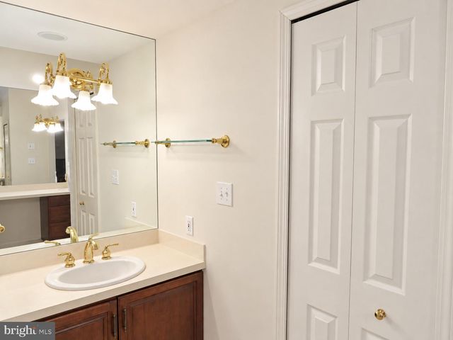 14 SLAB BRANCH CT, Marlton, NJ 08053