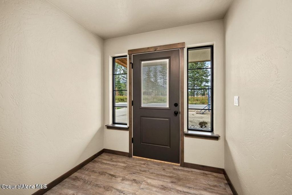 1177 Jersey St, Sandpoint, ID 83864 photo 2