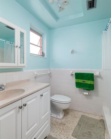 6000 2ND STREET E 17, St Pete Beach, FL 33706