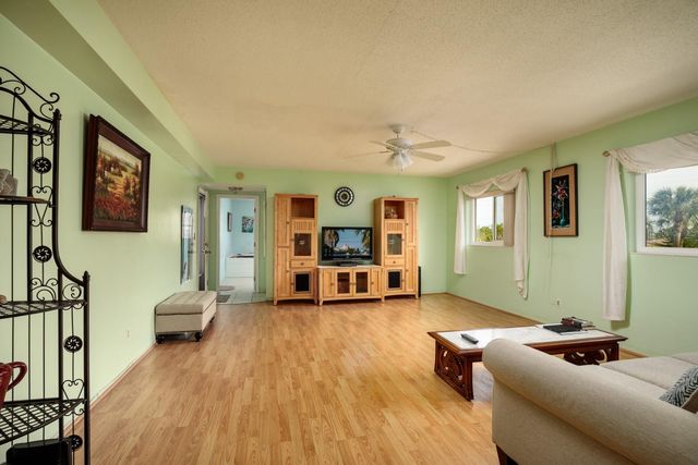 6000 2ND STREET E 17, St Pete Beach, FL 33706