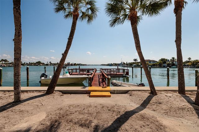 6000 2ND STREET E 17, St Pete Beach, FL 33706