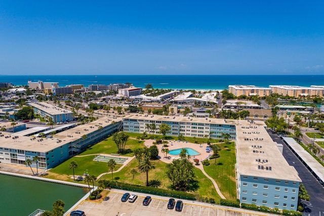 6000 2ND STREET E 17, St Pete Beach, FL 33706