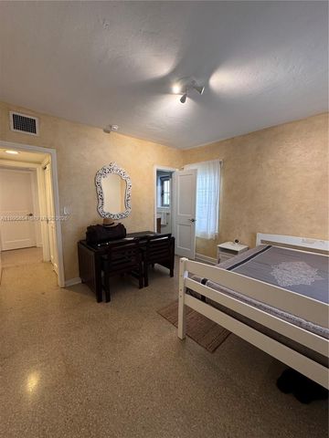 510 76 1, Miami Beach, FL 33141