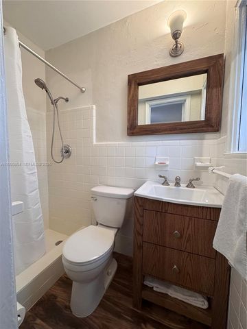 510 76 1, Miami Beach, FL 33141