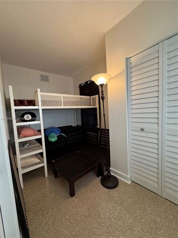 510 76 1, Miami Beach, FL 33141