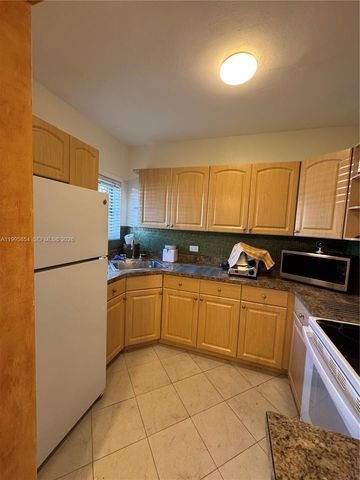 510 76 1, Miami Beach, FL 33141