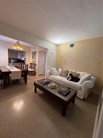 510 76 1, Miami Beach, FL 33141