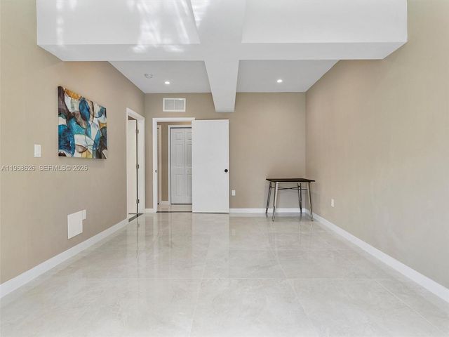 1500 Biarritz Dr 1, Miami Beach, FL 33141