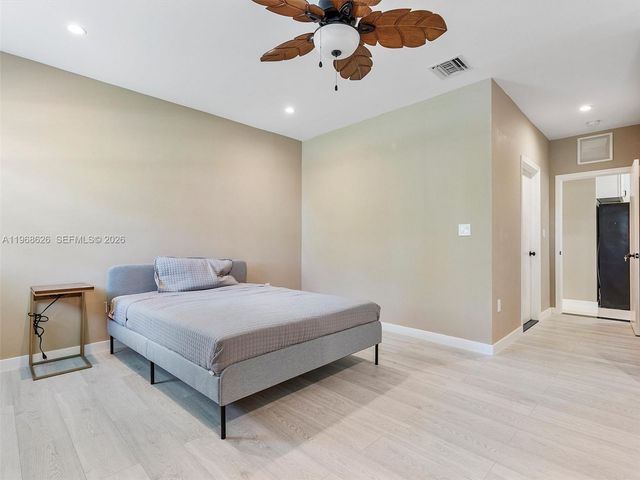 1500 Biarritz Dr 1, Miami Beach, FL 33141