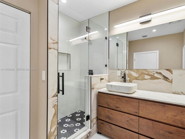 1500 Biarritz Dr 1, Miami Beach, FL 33141