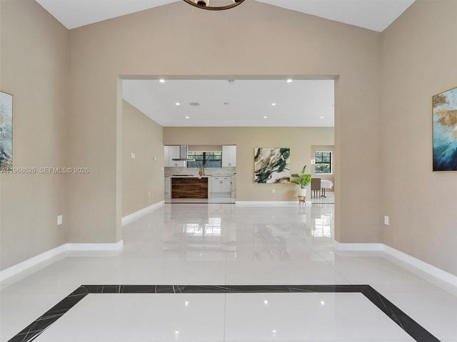 1500 Biarritz Dr 1, Miami Beach, FL 33141