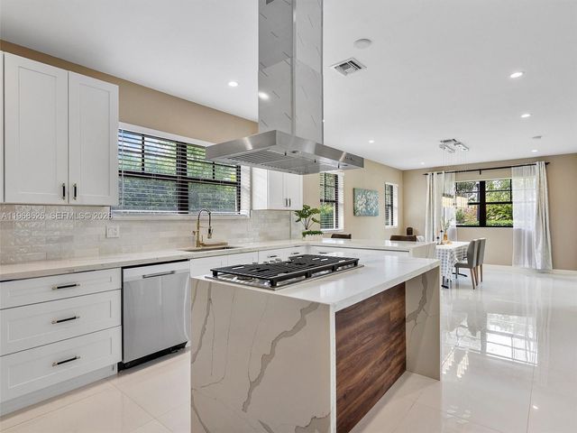 1500 Biarritz Dr 1, Miami Beach, FL 33141