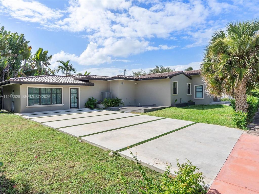 1500 Biarritz Dr 1, Miami Beach, FL 33141