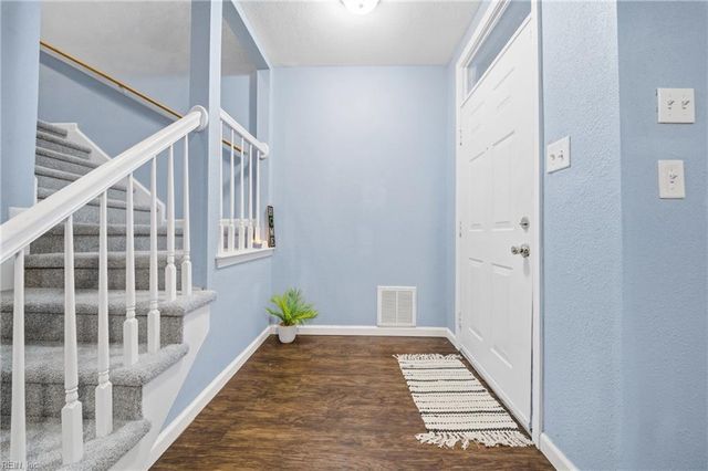 3208 Forest Green DR, Virginia Beach, VA 23453