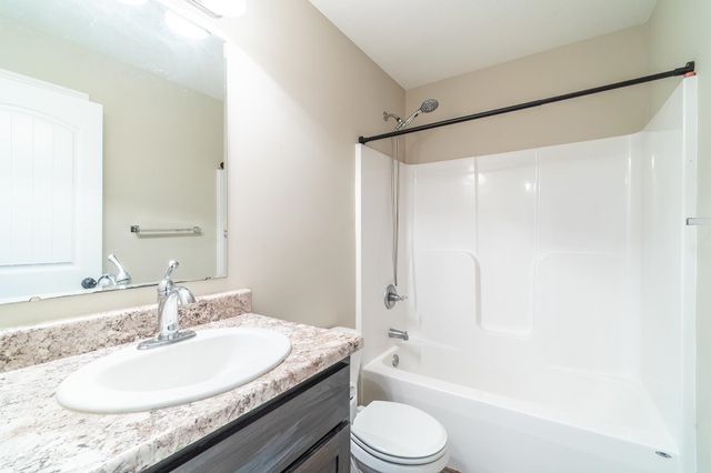 1810 Nolan Meadows Run, Angola, IN 46703