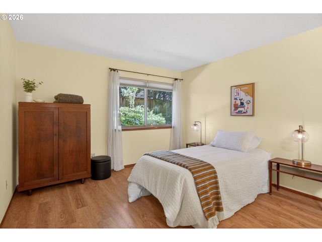 86 KINGSGATE Rd F105, Lake Oswego, OR 97035
