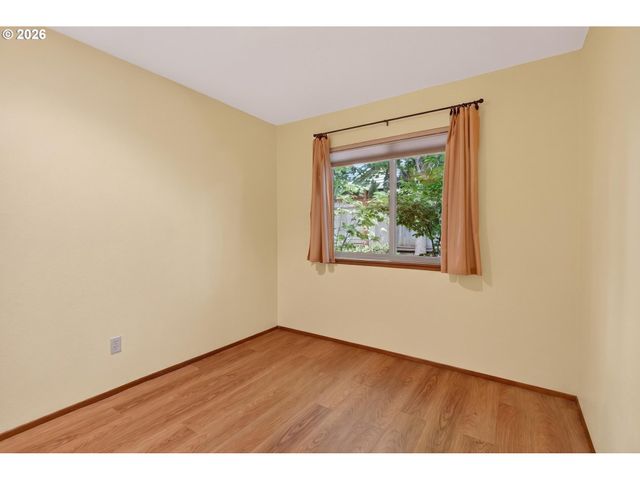 86 KINGSGATE Rd F105, Lake Oswego, OR 97035