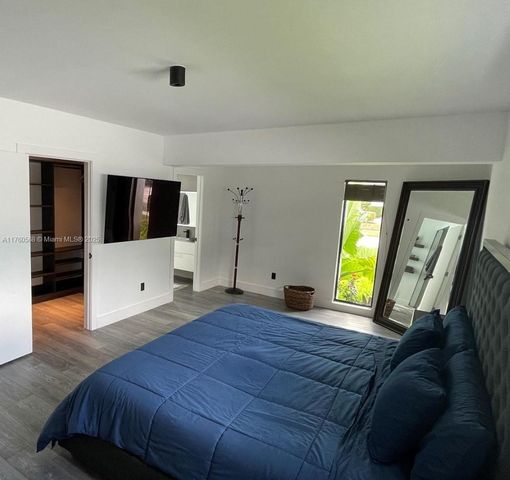 19600 NE 19th Ave, Miami, FL 33179