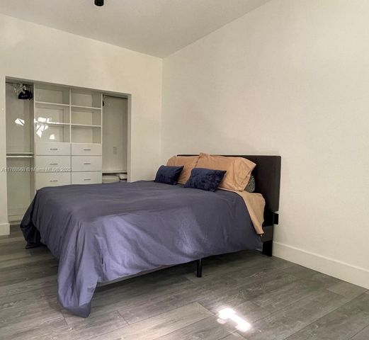 19600 NE 19th Ave, Miami, FL 33179