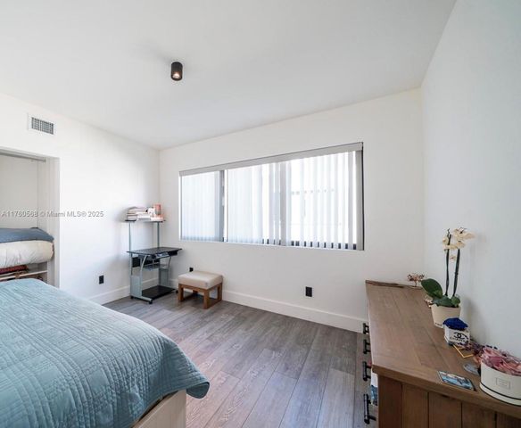 19600 NE 19th Ave, Miami, FL 33179