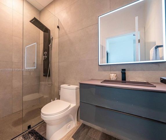 19600 NE 19th Ave, Miami, FL 33179