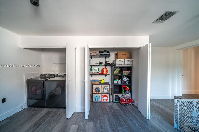 19600 NE 19th Ave, Miami, FL 33179