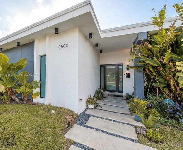 19600 NE 19th Ave, Miami, FL 33179