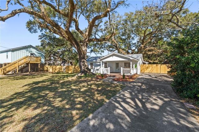 818 Cadillac Avenue, Dauphin Island, AL 36528