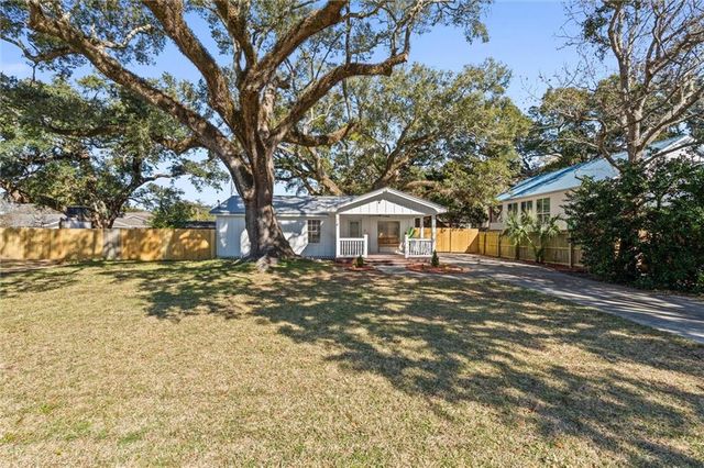 818 Cadillac Avenue, Dauphin Island, AL 36528