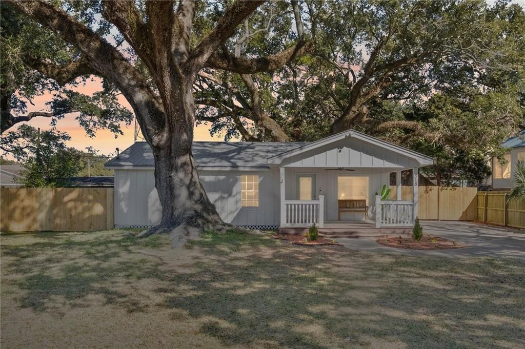 818 Cadillac Avenue, Dauphin Island, AL 36528