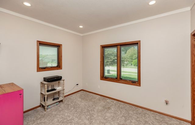 1957 W Jackson Street, Knoxville, IA 50138