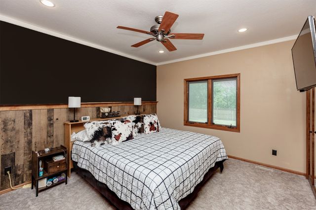 1957 W Jackson Street, Knoxville, IA 50138