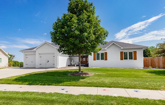 1957 W Jackson Street, Knoxville, IA 50138
