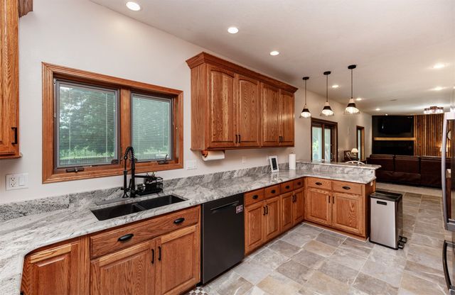 1957 W Jackson Street, Knoxville, IA 50138