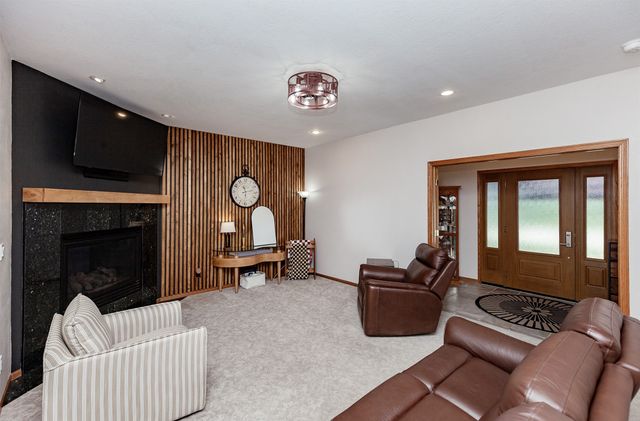 1957 W Jackson Street, Knoxville, IA 50138