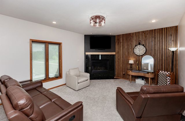 1957 W Jackson Street, Knoxville, IA 50138