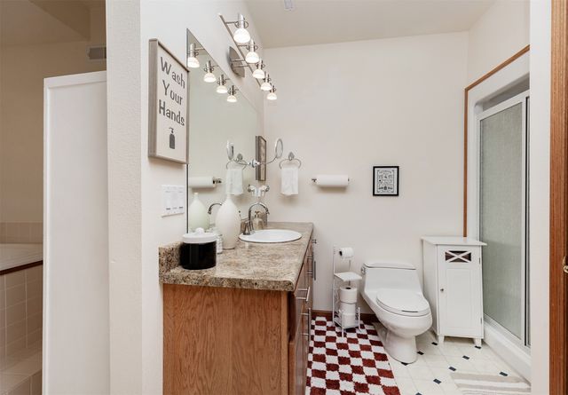 1957 W Jackson Street, Knoxville, IA 50138