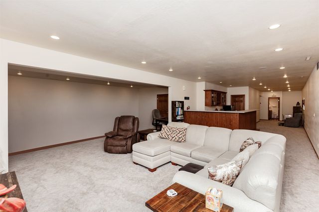 1957 W Jackson Street, Knoxville, IA 50138