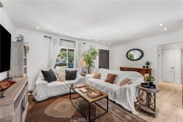 5910 Alonzo, Encino, CA 91316
