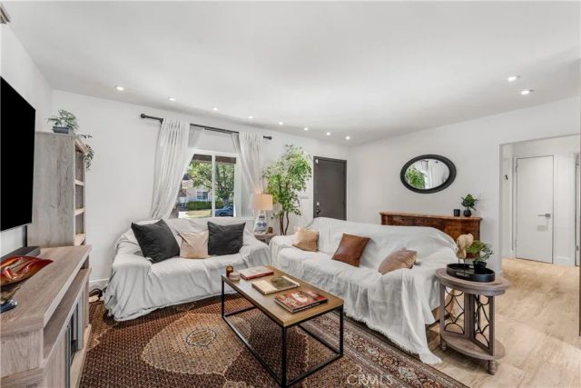 5910 Alonzo, Encino, CA 91316