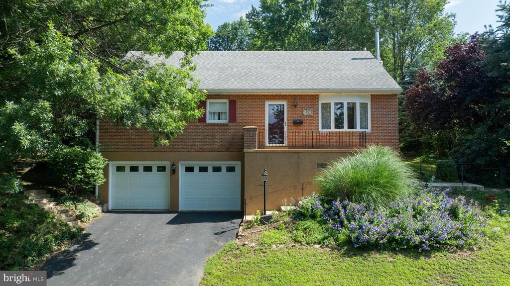 97 WYOMISSING HILLS BLVD, Reading, PA 19609