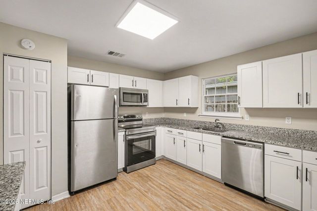 8459 PIKES PEAK Drive N, Jacksonville, FL 32244