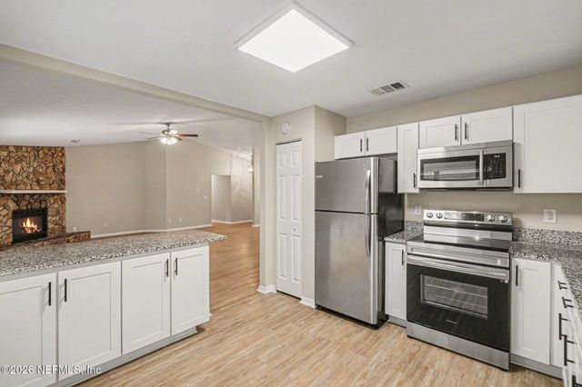 8459 PIKES PEAK Drive N, Jacksonville, FL 32244