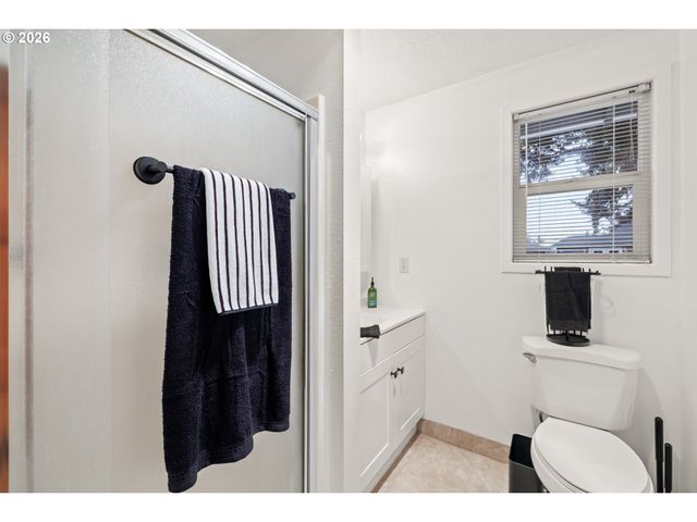 15822 Se ALPENGLADE Ct, Milwaukie, OR 97267