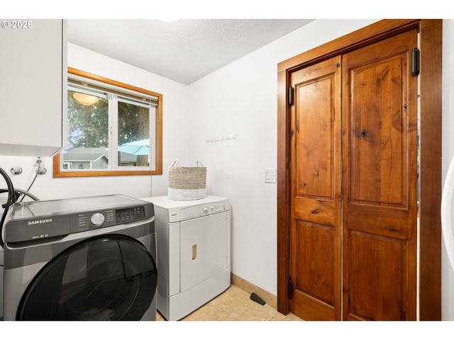 15822 Se ALPENGLADE Ct, Milwaukie, OR 97267