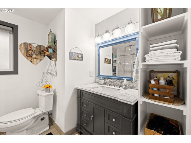 15822 Se ALPENGLADE Ct, Milwaukie, OR 97267