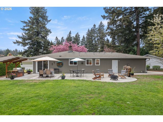 15822 Se ALPENGLADE Ct, Milwaukie, OR 97267