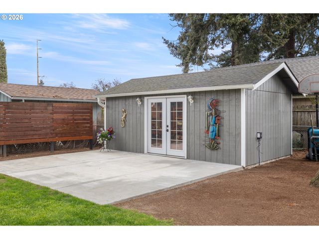 15822 Se ALPENGLADE Ct, Milwaukie, OR 97267