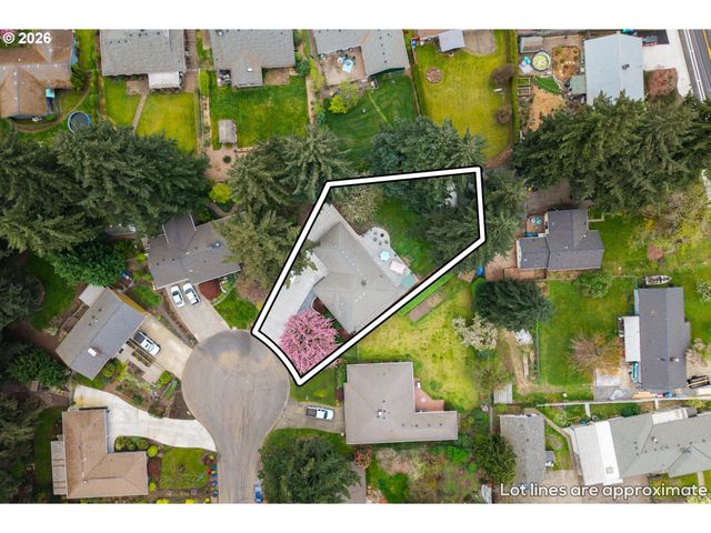 15822 Se ALPENGLADE Ct, Milwaukie, OR 97267