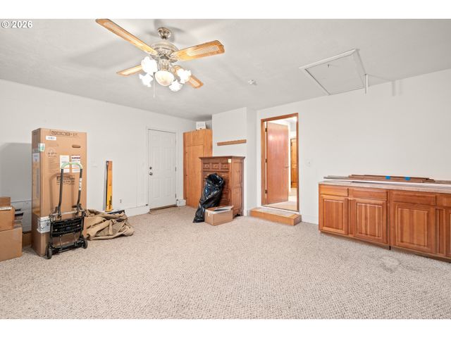 15822 Se ALPENGLADE Ct, Milwaukie, OR 97267